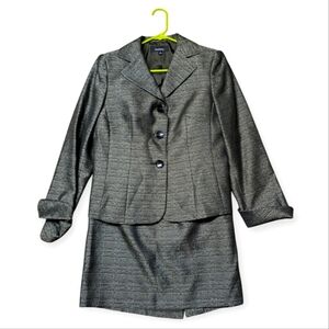 JONES WEAR SILVER SHIMMERY SUIT